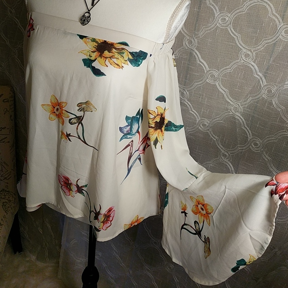 Off the Shoulder Floral Long Sleeve Top-S